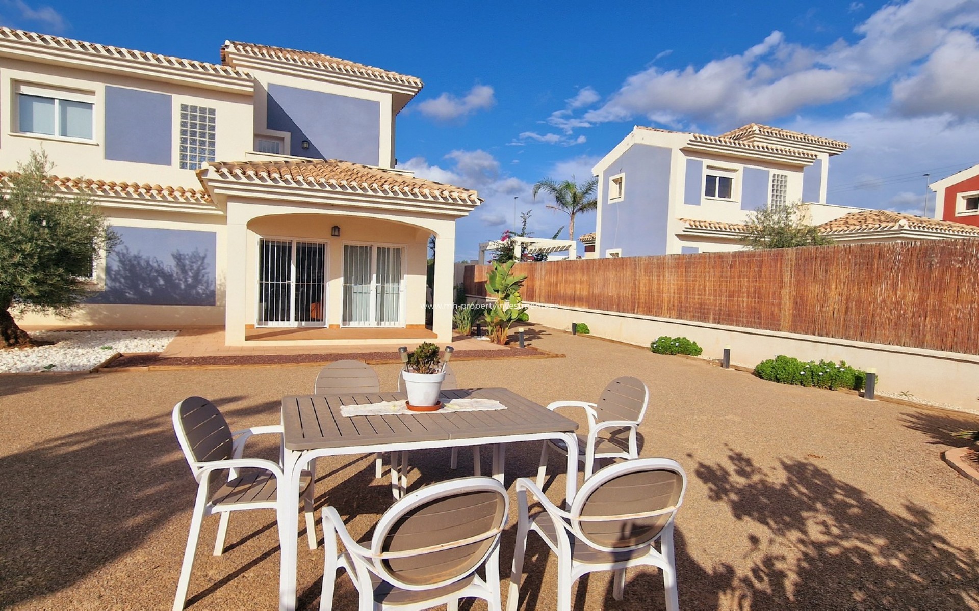 Neubau - detached - Purias