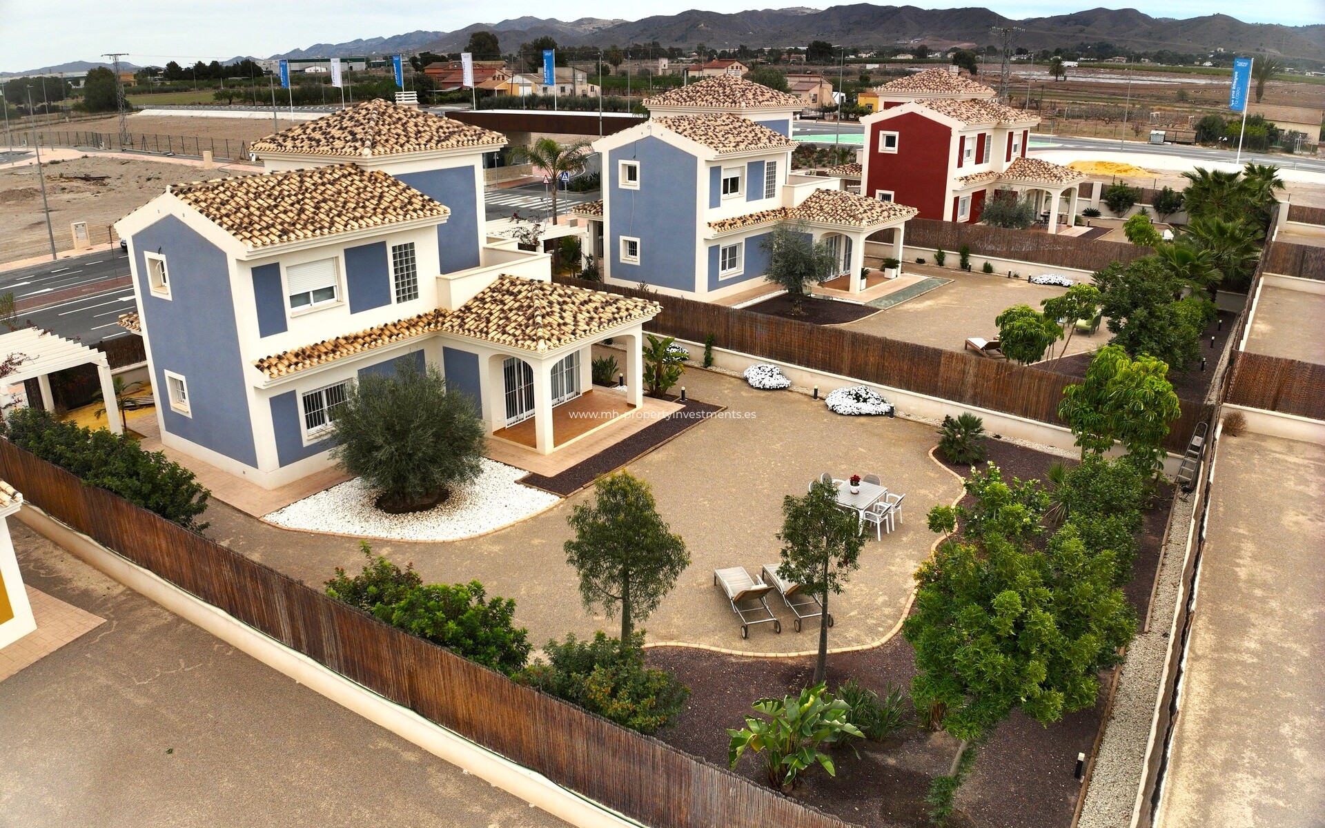 Neubau - detached - Purias