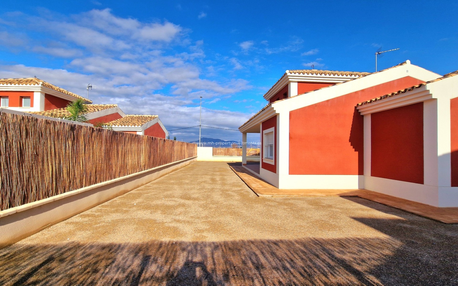 Neubau - detached - Purias