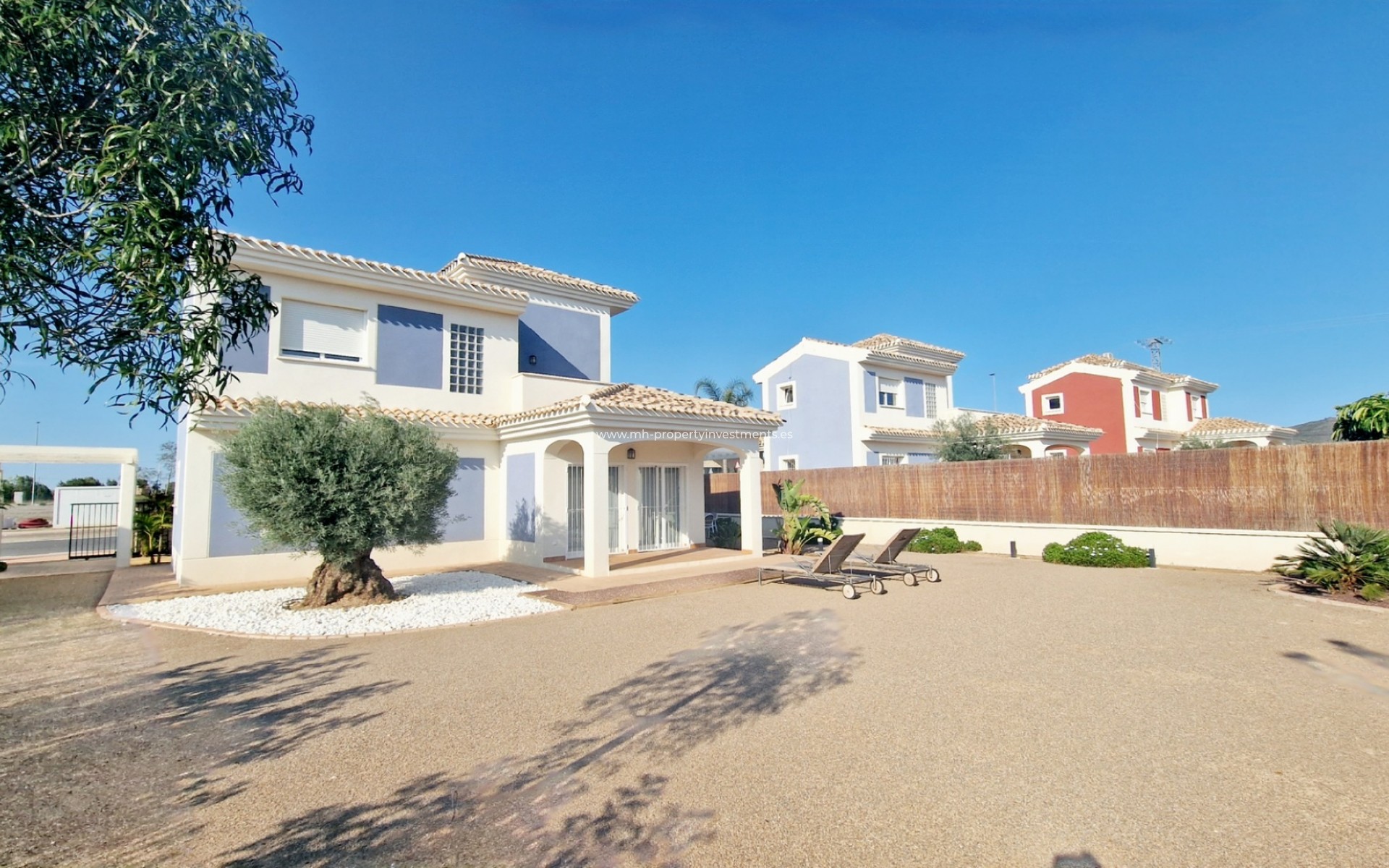 Neubau - detached - Purias