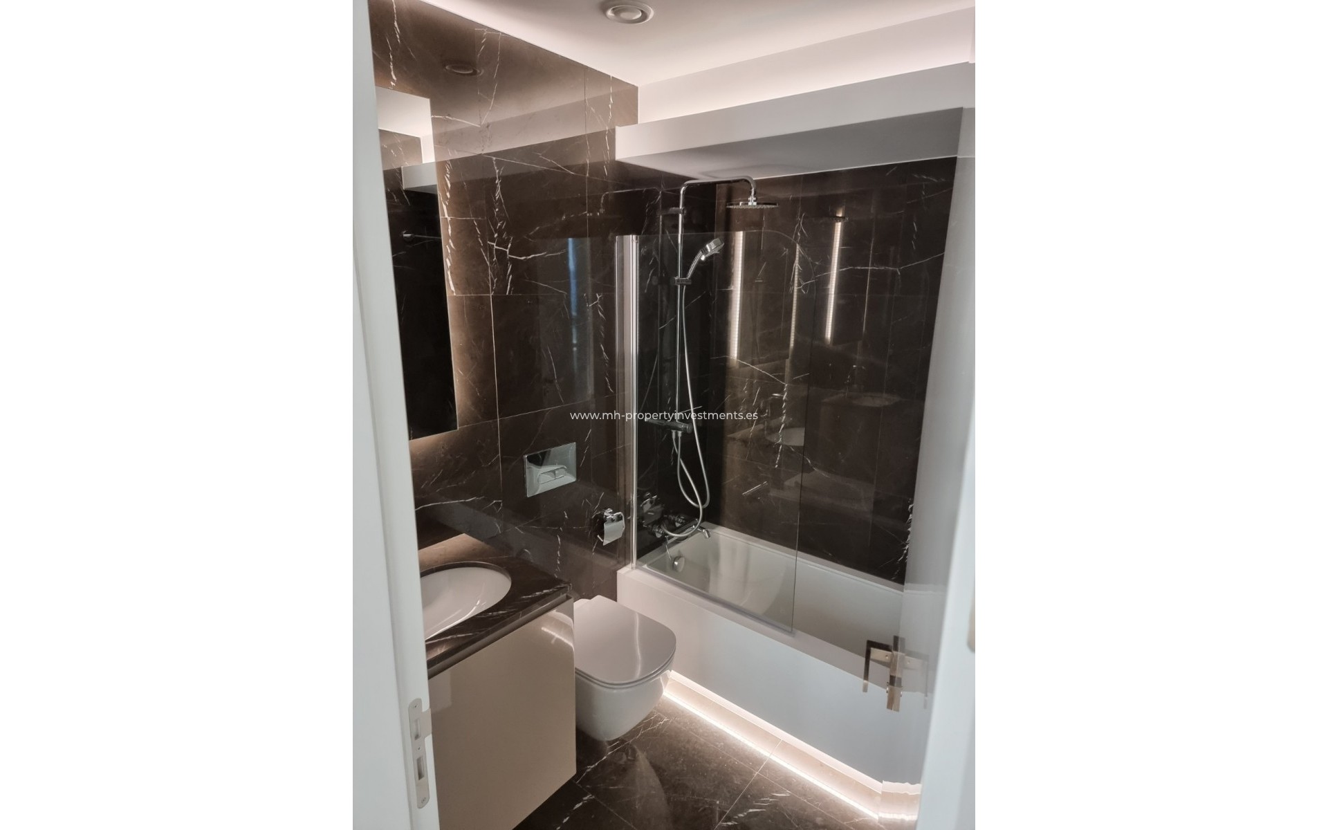 new finished - Apartment - Larnaca - Larnaca (City) - Finikoudes