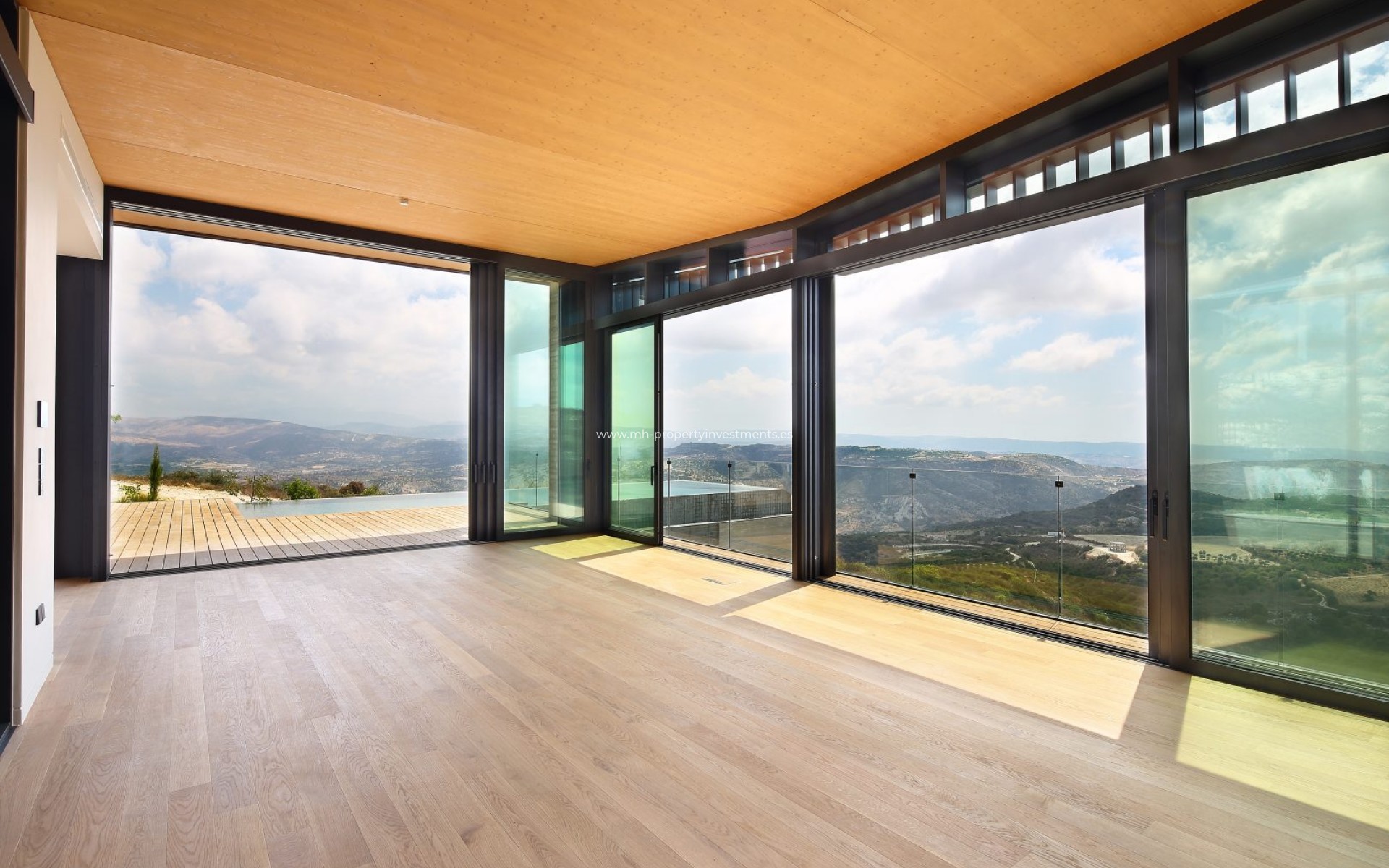 Resale - Villa - Tsada