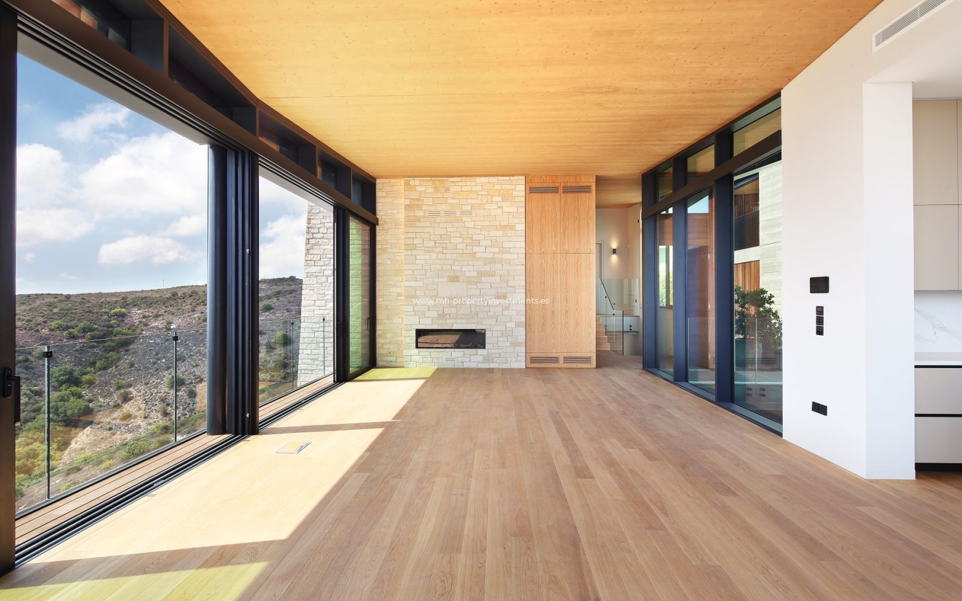 Resale - Villa - Tsada