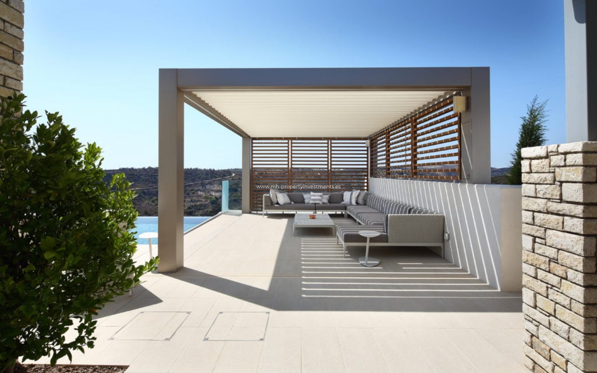 Resale - Villa - Tsada