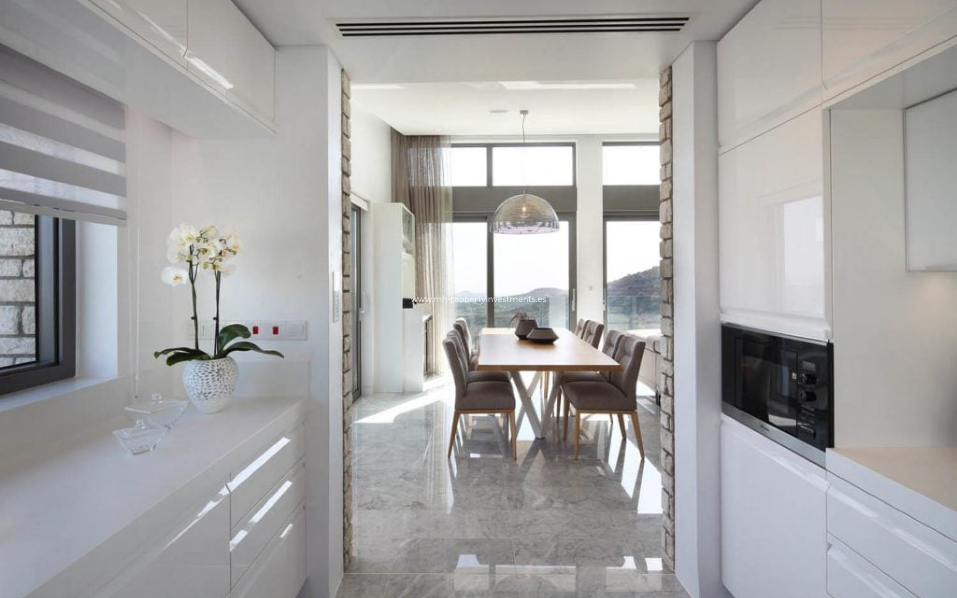 Resale - Villa - Tsada