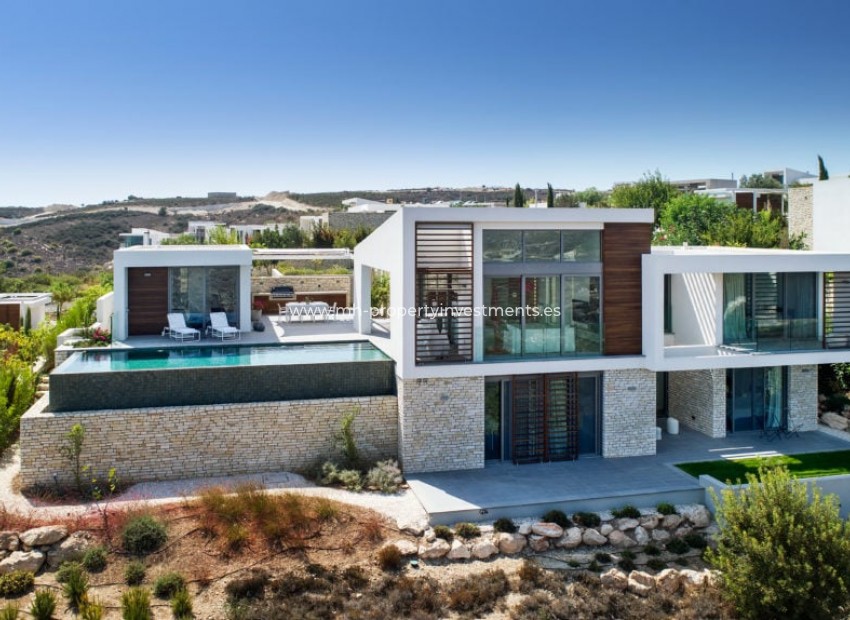 Revente - Villa - Tsada