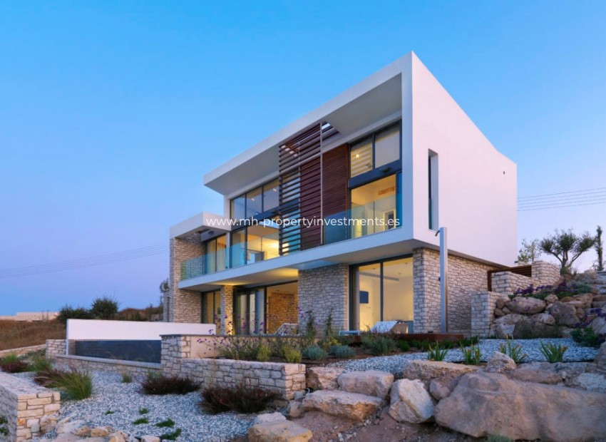 Revente - Villa - Tsada