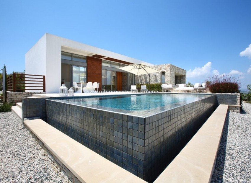 Revente - Villa - Tsada